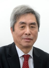 한국일보 편집국장, 주필 역임. 이투데이 이사 겸 주필 역임. 현재 자유칼럼그룹 공동대표, 언론문화포럼 회장, 시니어희망공동체 이사장, 삼성언론상 등 수상 다수. 저서 ‘손들지 않는 기자들’ 등 다수.