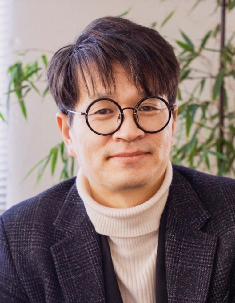 문화정보콘텐츠학 박사로  『대중문화 심리읽기』, 『케이팝 뮤직의 DNA』 등을 썼다. 한국방송대상 심사위원(41회, 44회)을 지냈다.