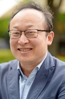 방송대에서만 일곱 번째 학과인 법학과에 다닌다. 『공부가 하고 싶은 당신에게』를 썼다