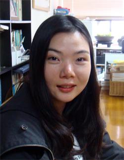 2007년 부산일보 신춘문예 평론 당선으로 비평활동을 시작했다. 오늘의문예비평 편집주간, 영화잡지 크리틱b 편집위원으로 활동하고 있으며, 저서로 영화평론집『삼켜져야 할 말들』이 있다.