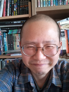 오리콤에서 마케팅전략 업무를 주로 수행했다. 현재는 주요 공공기관과 민간기업을 대상으로 공공기관 만족도 조사, 신제품 개발 사전조사 등을 주로 하고 있으며 사회적협동조합 리서치밸류플러스 이사장을 맡고 있다.  
