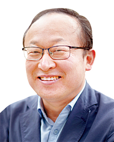 방송대의 매력에 빠져서 2006년부터 16년째 방송대에 다니고 있다. 지금은 여덟 번째인 농학과에서 공부하고 있다.『공부가 하고 싶은 당신에게』『저절로 읽어가는 영어』등을 썼다. 