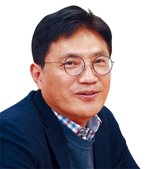 이충기 학생처장·경제학과 교수
