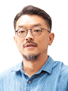 이준석 방송대 교수·문화교양학과 서울대 미학과를 졸업하고 동대학원 서양고전학 협동과정에서 소포클레스의 비극 연구로 석사 학위를, 스위스 바젤대에서 호메로스의 서사시 연구로 박사 학위를 받았다. 주요 논문으로는 「오이디푸스 튀란노스: 두 목자에 대한 해석」, 「아레스를 닮은 메넬라오스: 일리아스의 내적 포물라 연구」, 「호메로스의 휴머니티」 등을 썼으며, 그리스 고전 『일리아스』와 『오뒷세이아』를 새롭게 번역해 화제가 됐다.