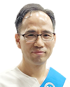 정태흥 동문 1999년 농학과에 입학해 공부한 후, 2023년 생활과학부에 다시 입학해 식품영양학 전공 공부를 하고 있다. 부산지역대학 동아리연합회장을 맡아 공부와 봉사활동을 함께하고 있다.