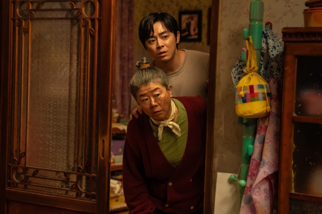 「좀비딸」 스틸컷. 사진 제공=NEW