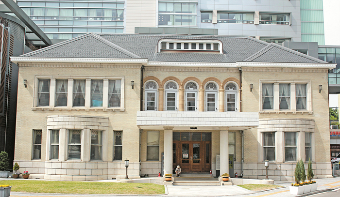 현재의 경교장 전경