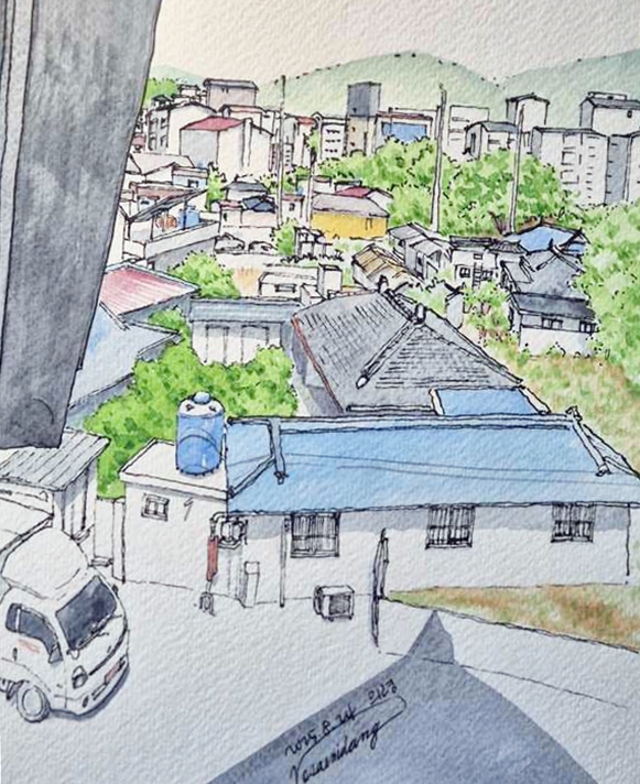 필자가 직접 그린 의령도서관 모습. 제목도 '의령 도서관 2층에서'다.