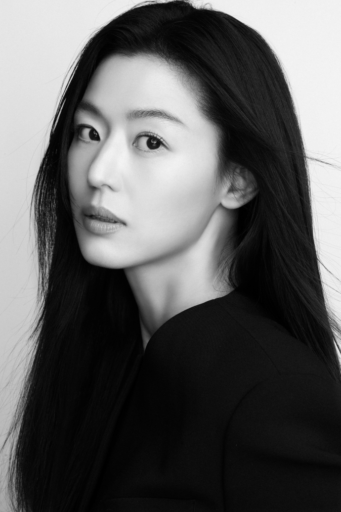 「군체」로 11년 만에 스크린 복귀한 전지현 배우. 사진 출처=주한 프랑스대사관