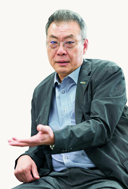 박종성 부총장 서울대에서 한국 창세서사시에 관한 연구로 박사학위를 받았다. 한국외국어대학교 연구교수를 거쳐 2005년부터 방송대에 교수로 재직하고 있으며, 디지털미디언센터 원장을 지냈다.