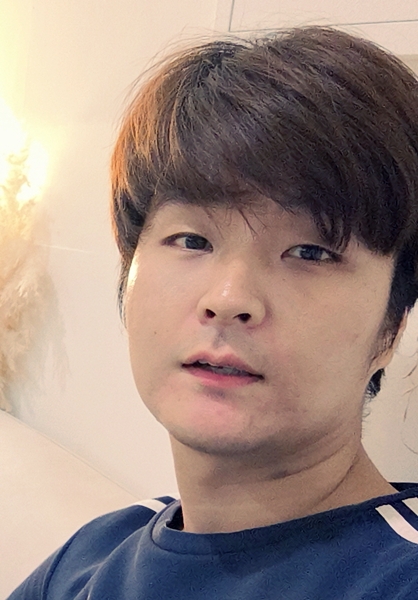공교육의 현실 앞에서 스스로의 무심함을 돌아본 끝에, 교사로서의 목소리를 글로 전해야겠다고 마음먹고 실천하고 있다. 그 실천의 하나가 『착한 교사 포기하기』(방송대출판문화원 지식의날개)다.