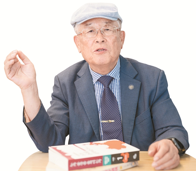 해병대 군생활 30년을 마치고 방송대 중어중문학과에 진학해 새로운 길을 만들었다는 이재돈 동문.