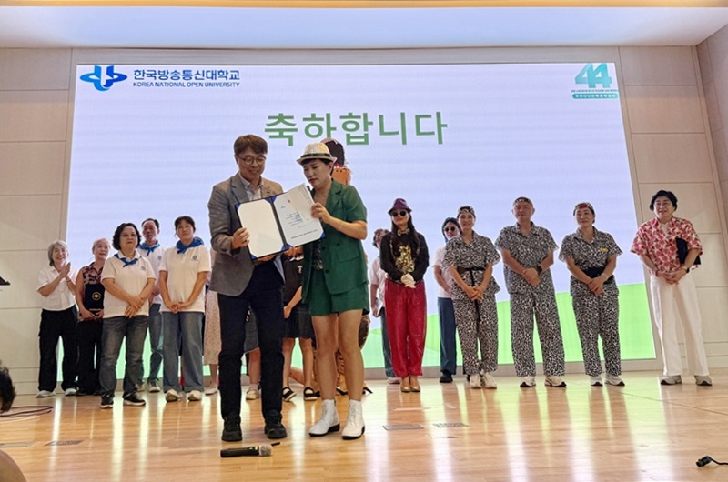 9월 12일 전북총학생회가 대동제 및 학장배가요제를 개최해, 노래와 웃음으로 하나가 됐다.